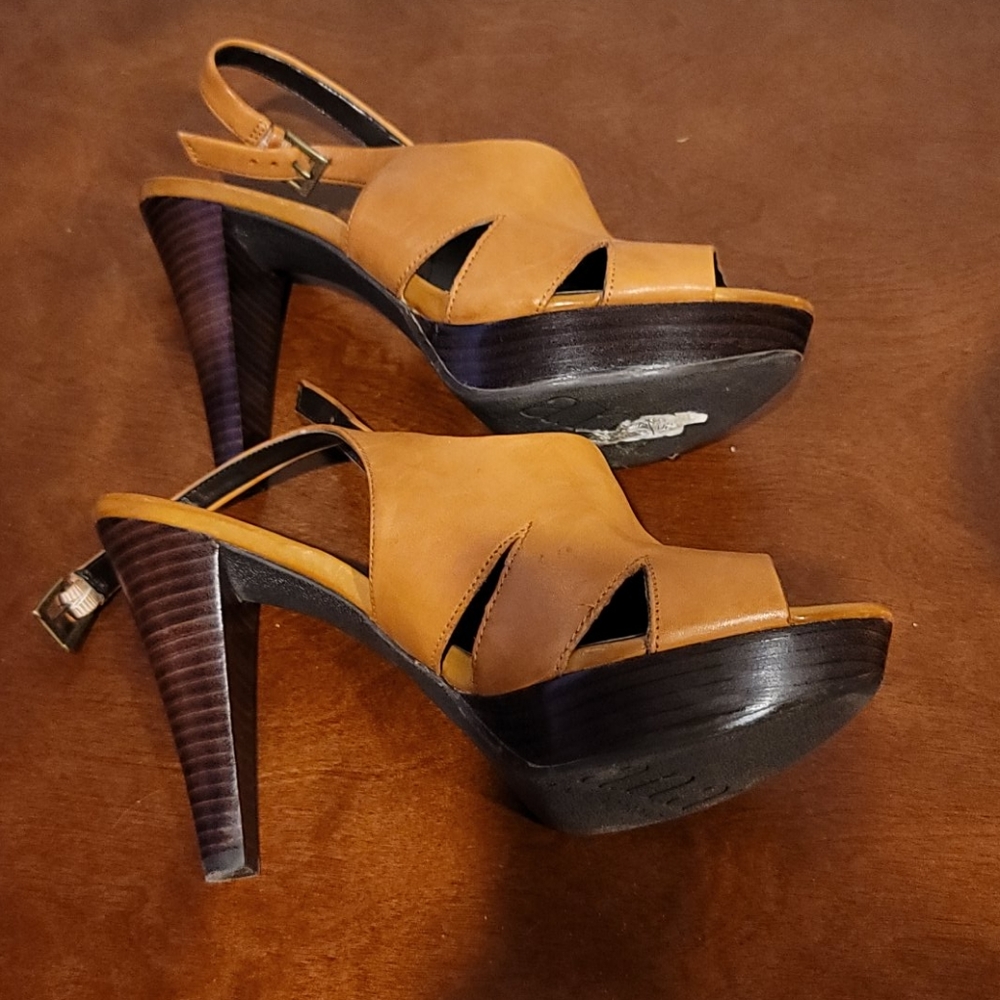 Platform sandal - Picture 9 of 12